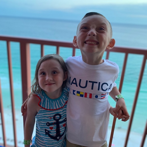 Hi! These are my babies & my fiancé! 🥰 - Picture 6 of 7